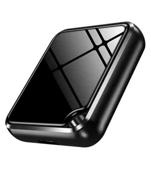 Crni mini diktafon – kompaktan audio snimač sa 16GB memorije