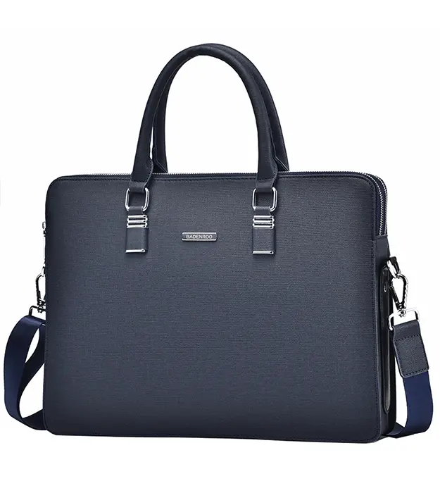 Poslovna muška torba Fortemé od PVC kože u crnoj boji sa metalnim detaljima i ručkama