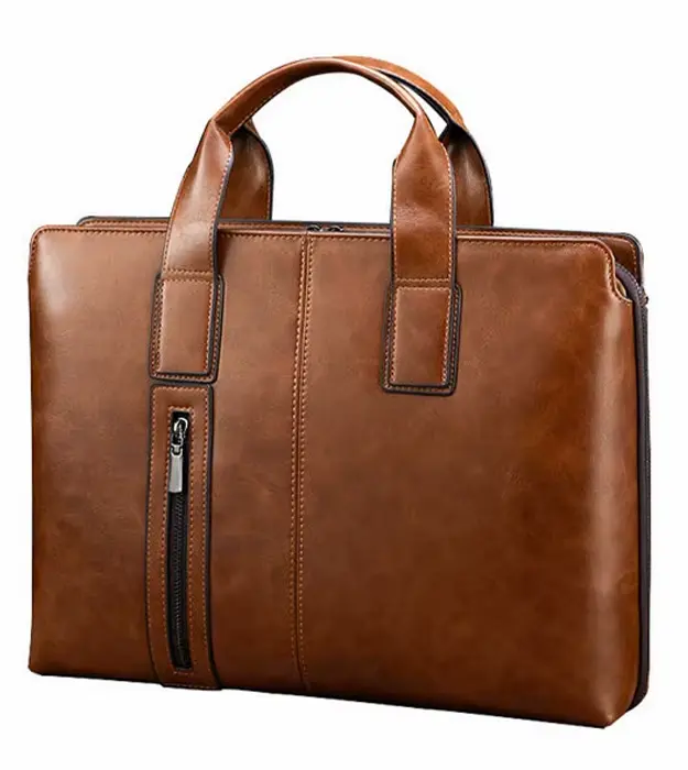Elegantna muška poslovna torba Levoro od eko kože u braon boji, sa ručkama i prednjim zatvaračem na rajsferšlus.
