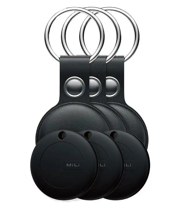 Tri MiTag Duo Bluetooth trackera u crnim kožnim futrolama sa metalnim prstenovima za ključeve