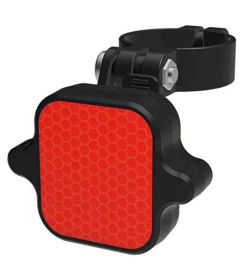 Zadnje svetlo za bicikl sa integrisanim Bluetooth trackerom i nosačem za montažu